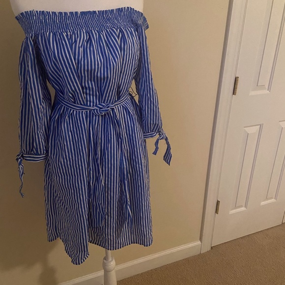 belle sky Dresses & Skirts - NWT NEW Belle + Skye Blue And White Striped Off The Shoulder Dress Size Medium